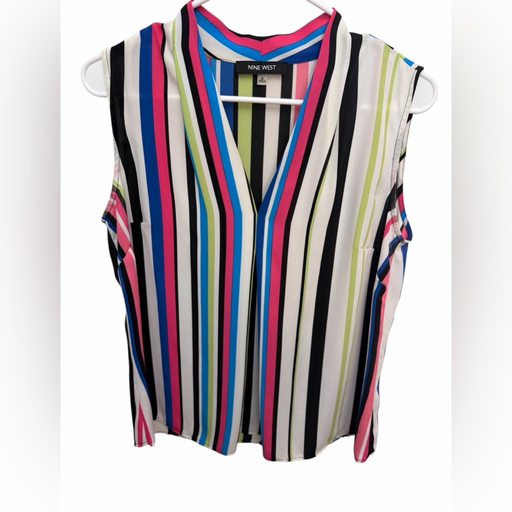 Nine West Women's Multicolor Striped Blouse with v-neck and a collar! Size M